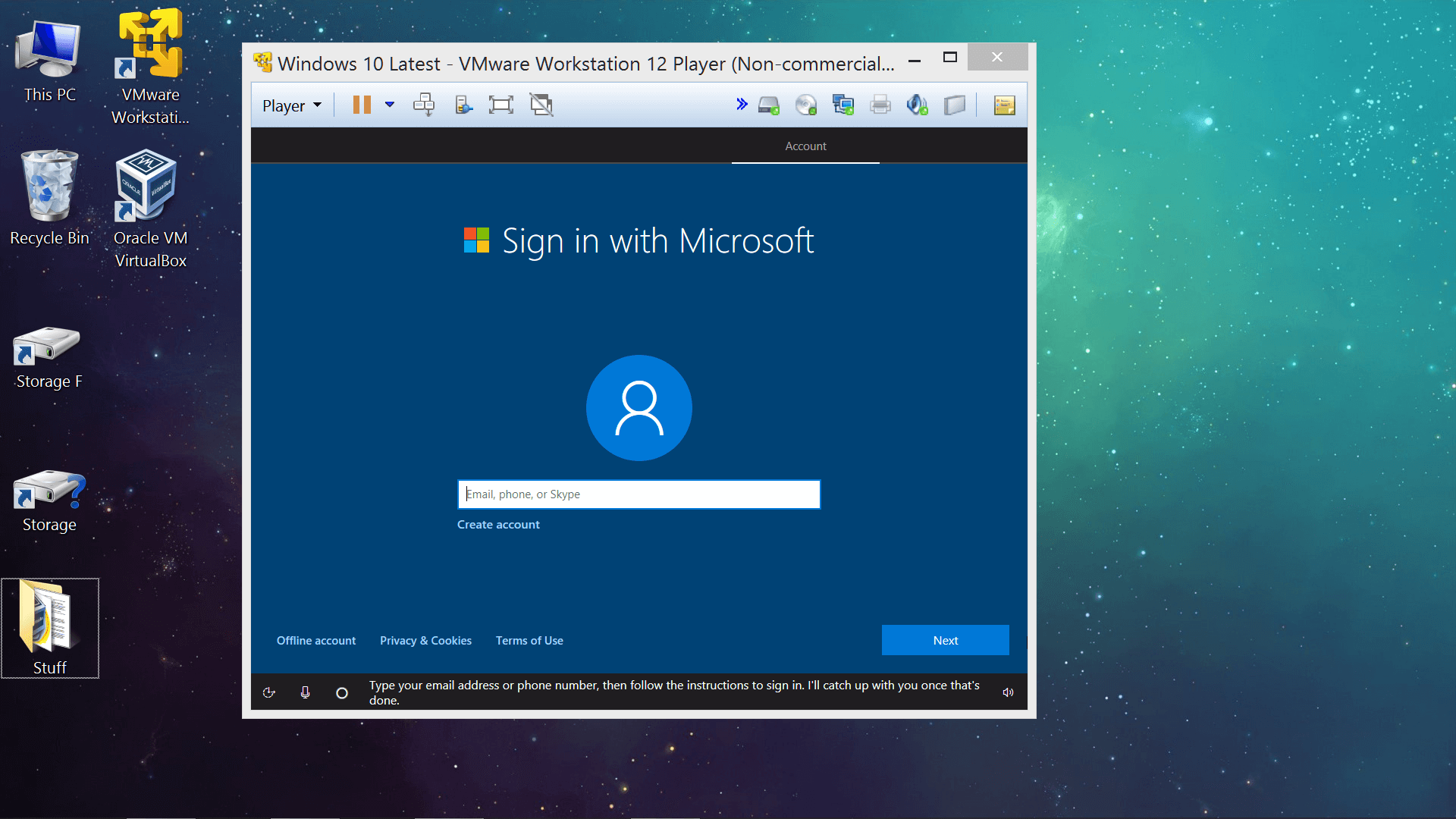 Мы рекомендуем использовать автономную учетную запись Windows, которая находится в левом нижнем углу экрана входа в систему установки Windows, и вы можете продолжить без ввода пароля при следующем запросе, нажав «Далее»